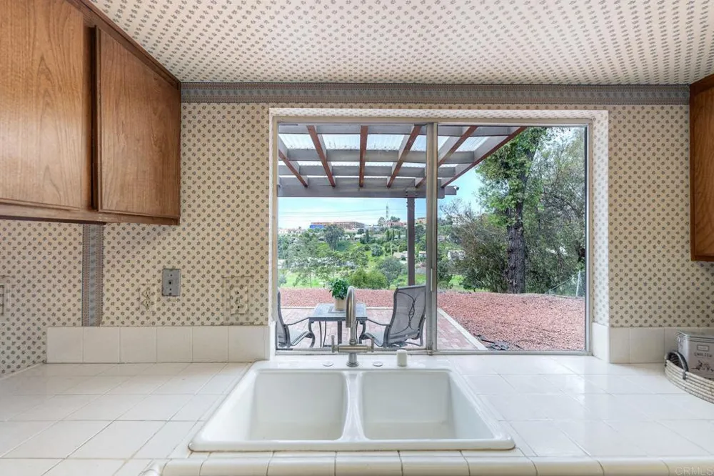 2233 Valley Road Oceanside, CA 92056