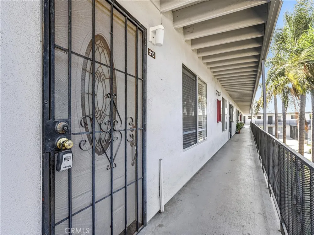 5530 Ackerfield Avenue #210 Long Beach, CA 90805