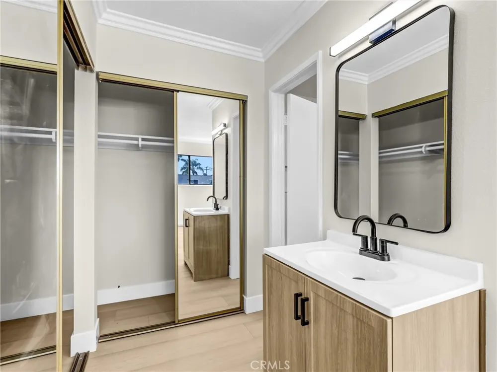 5530 Ackerfield Avenue #210 Long Beach, CA 90805