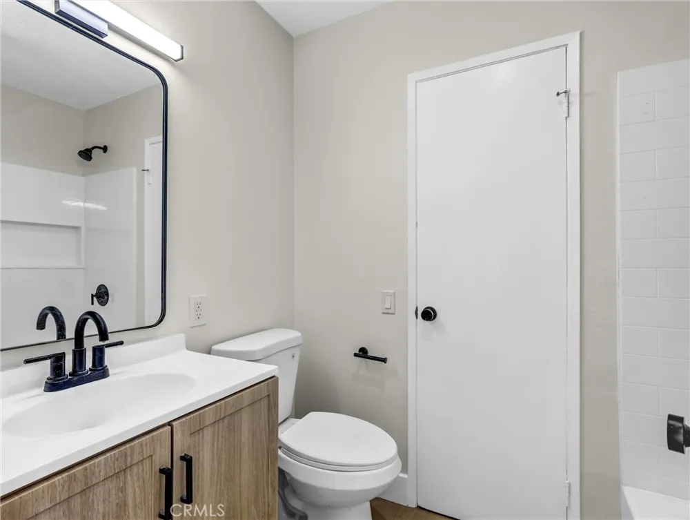 5530 Ackerfield Avenue #210 Long Beach, CA 90805