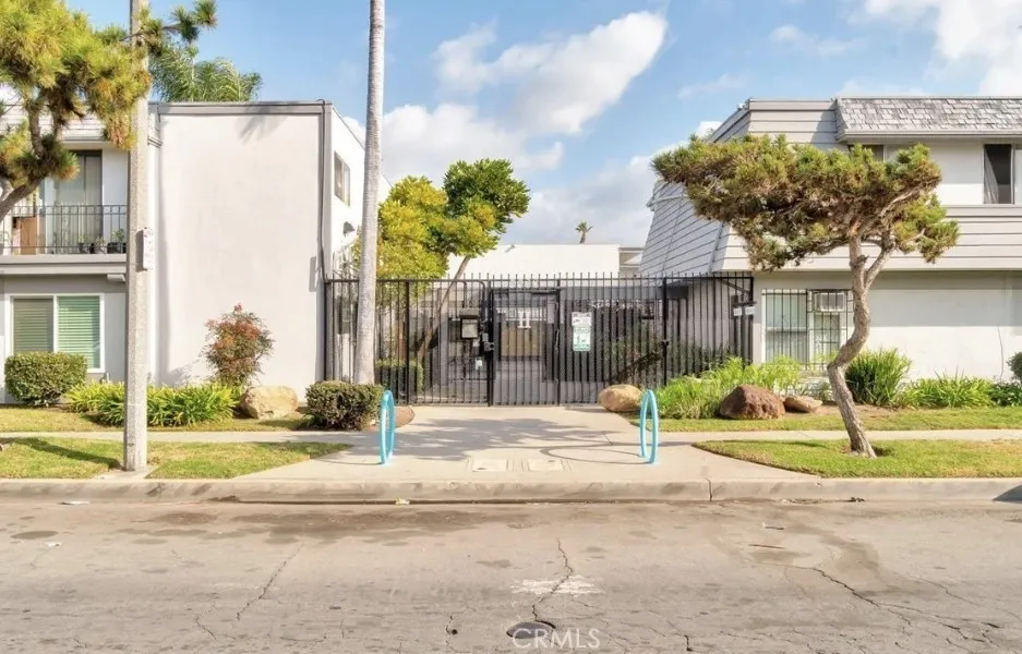 5530 Ackerfield Avenue #210 Long Beach, CA 90805
