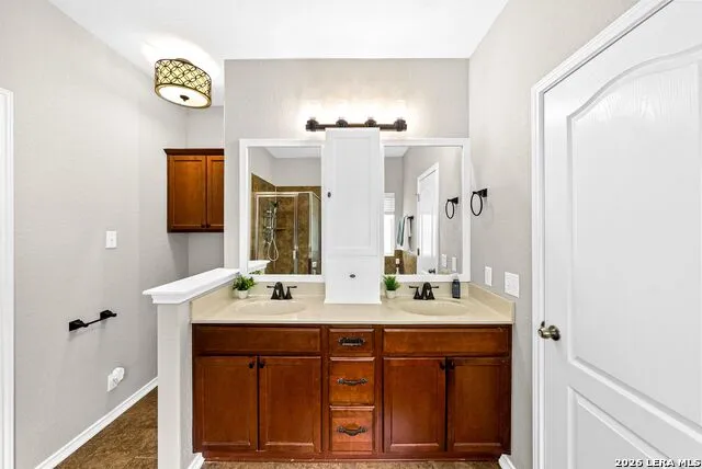 131 Tufted Crest San Antonio, TX 78253