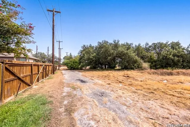 131 Tufted Crest San Antonio, TX 78253