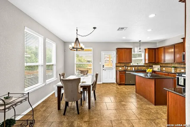 131 Tufted Crest San Antonio, TX 78253