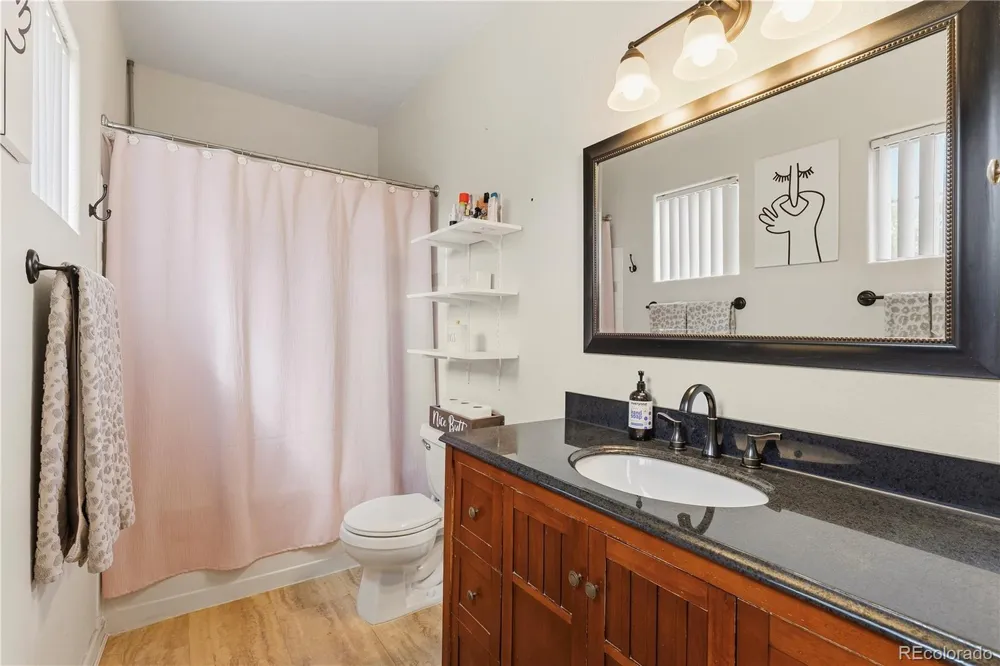 1691 W Canal Circle #1117 Littleton, CO 80120