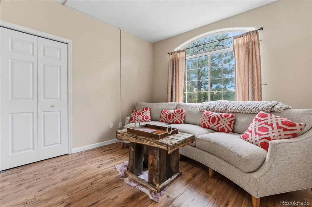 1691 W Canal Circle #1117 Littleton, CO 80120