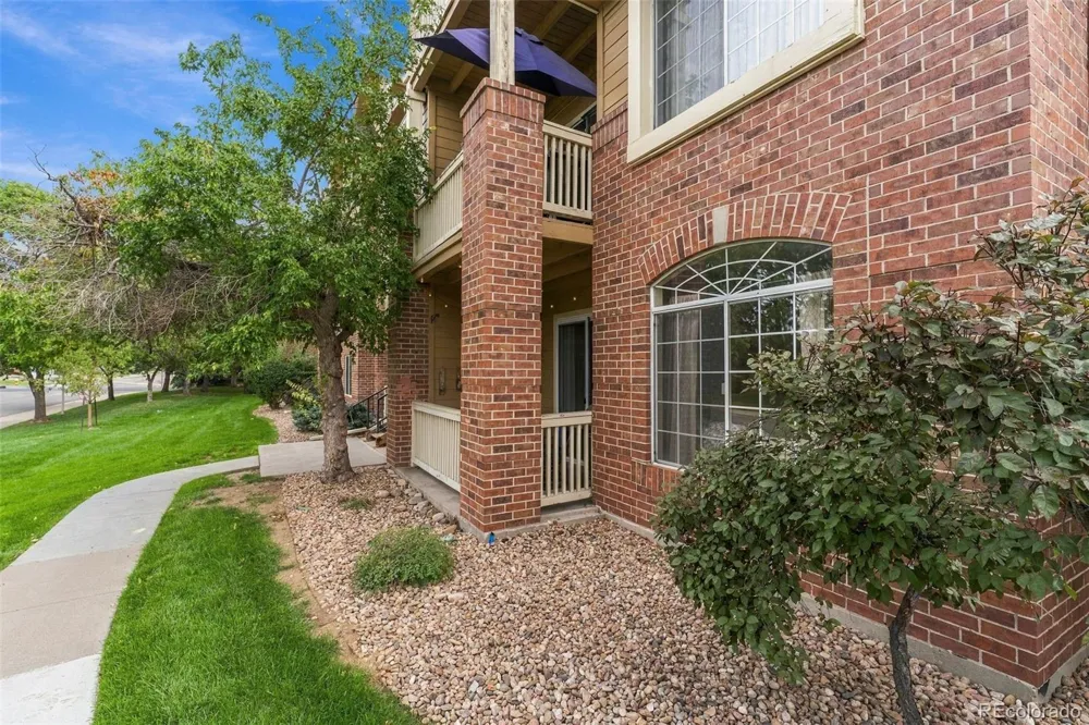 1691 W Canal Circle #1117 Littleton, CO 80120