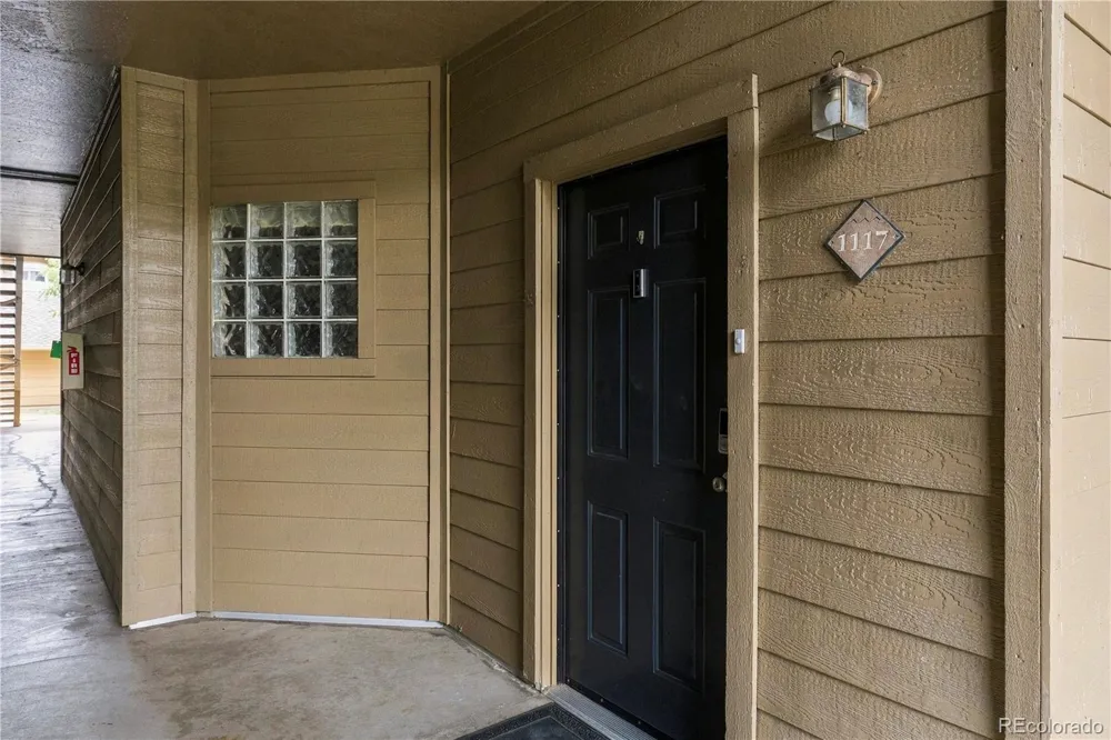 1691 W Canal Circle #1117 Littleton, CO 80120