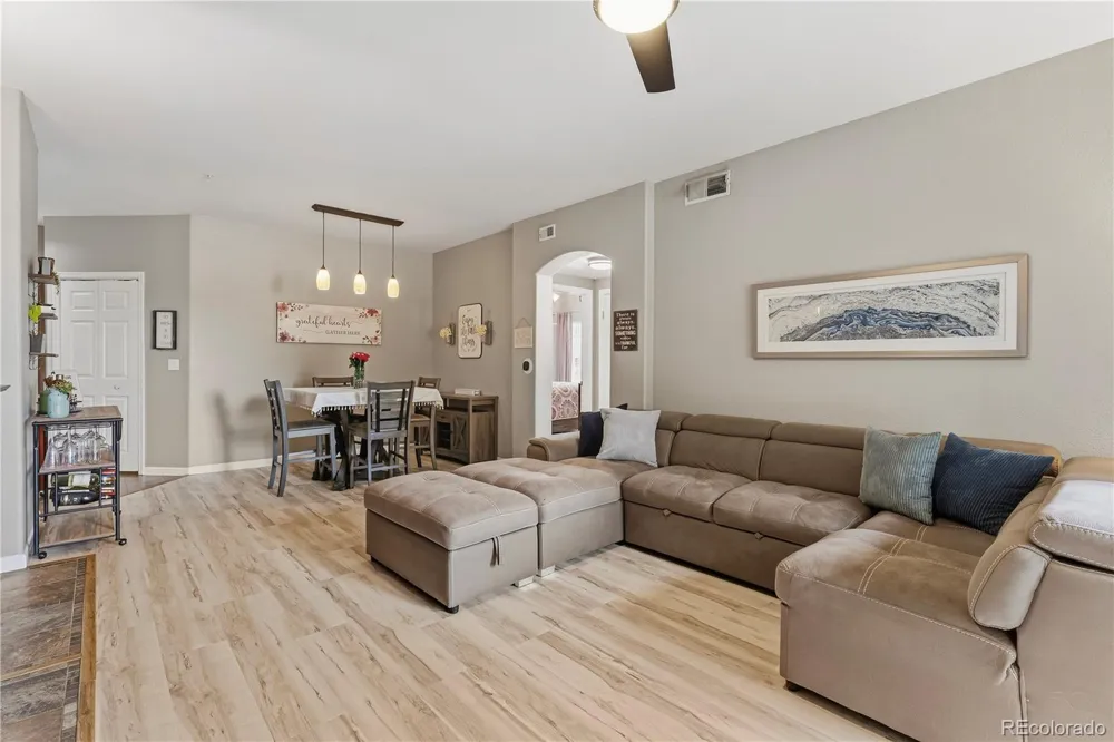 1691 W Canal Circle #1117 Littleton, CO 80120