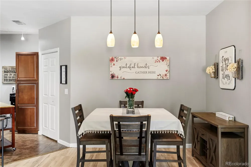 1691 W Canal Circle #1117 Littleton, CO 80120
