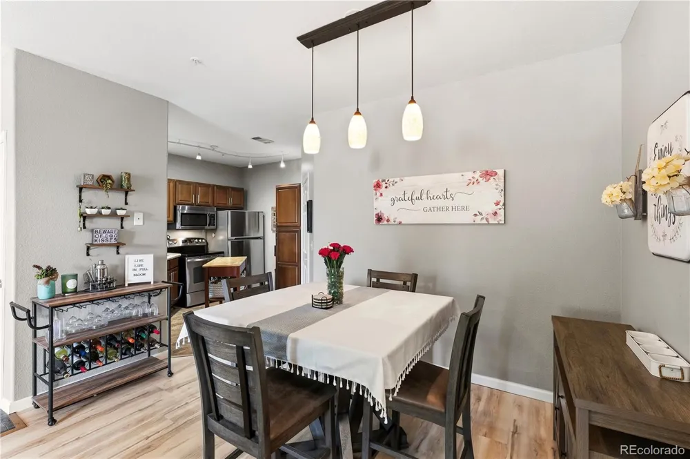 1691 W Canal Circle #1117 Littleton, CO 80120