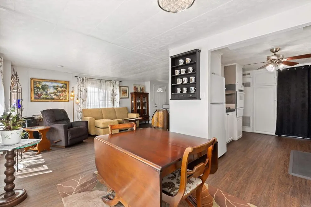 2280 E Valley Parkway #127 Escondido, CA 92027