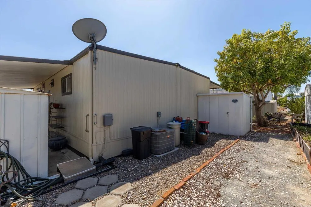 2280 E Valley Parkway #127 Escondido, CA 92027
