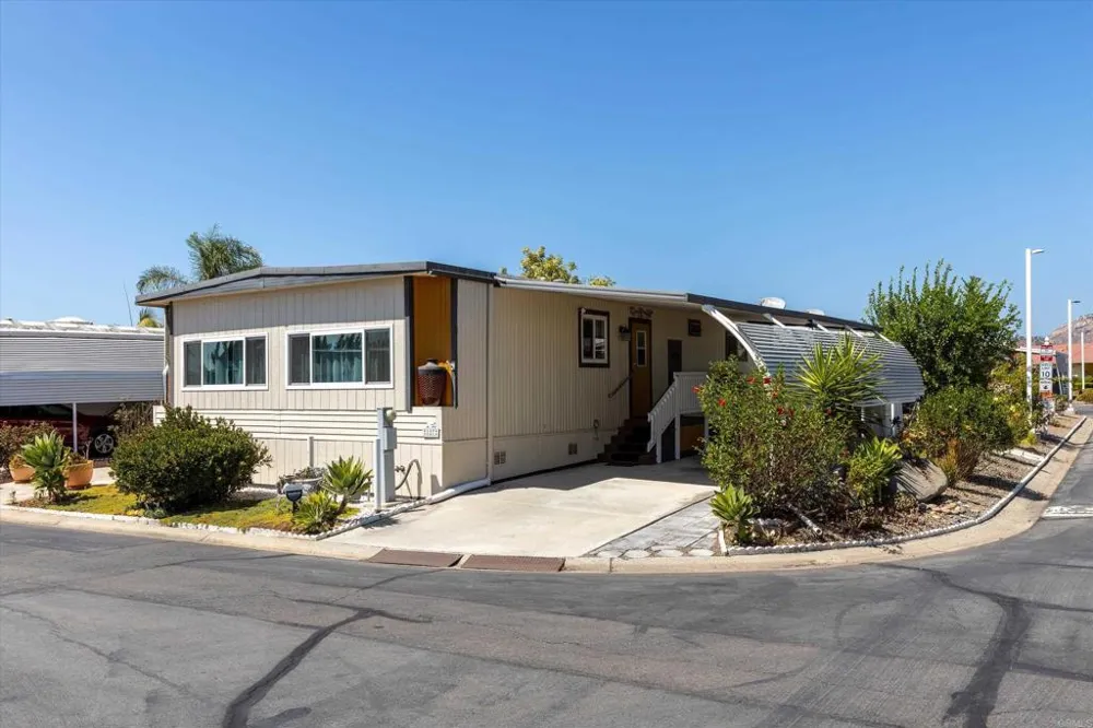 2280 E Valley Parkway #127 Escondido, CA 92027