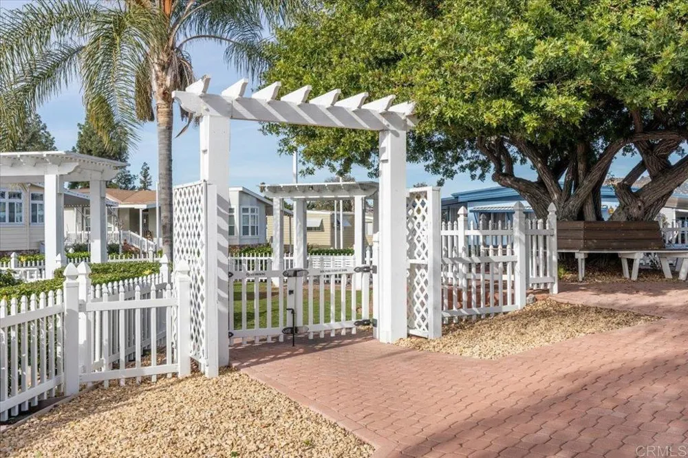 2280 E Valley Parkway #127 Escondido, CA 92027