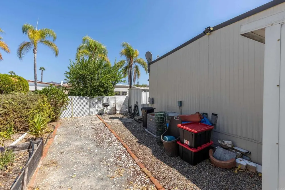 2280 E Valley Parkway #127 Escondido, CA 92027