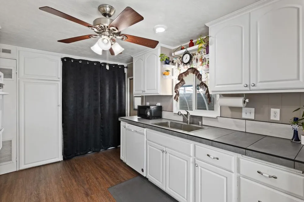 2280 E Valley Parkway #127 Escondido, CA 92027