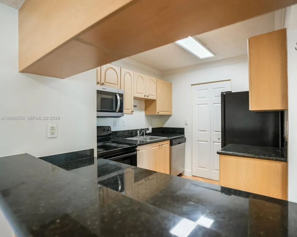 10765 SW 108th Ave #305 Miami, FL 33176