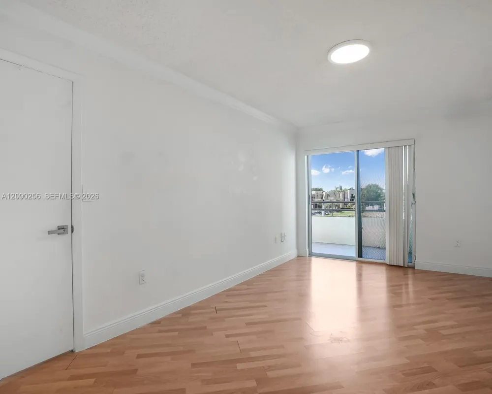 10765 SW 108th Ave #305 Miami, FL 33176
