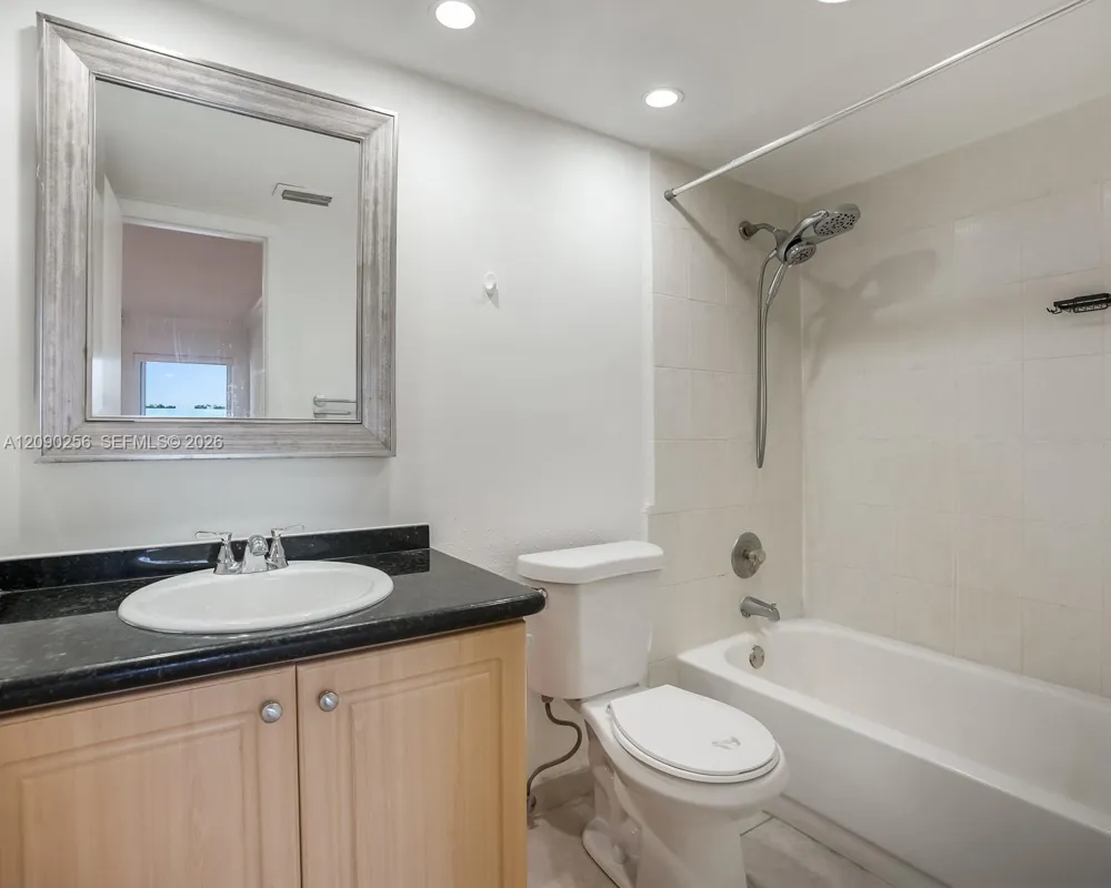 10765 SW 108th Ave #305 Miami, FL 33176