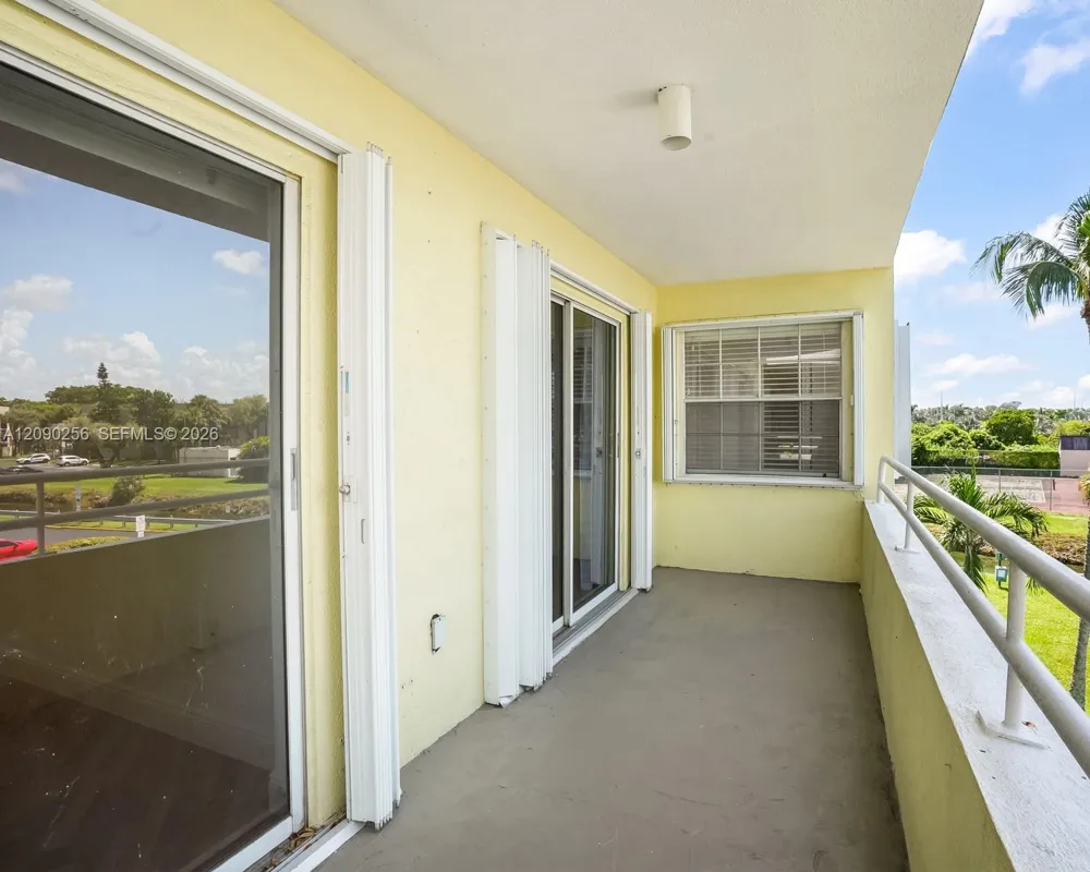 10765 SW 108th Ave #305 Miami, FL 33176