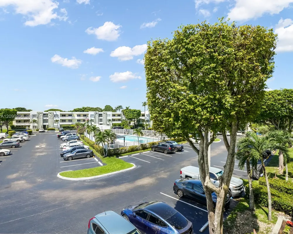 10765 SW 108th Ave #305 Miami, FL 33176