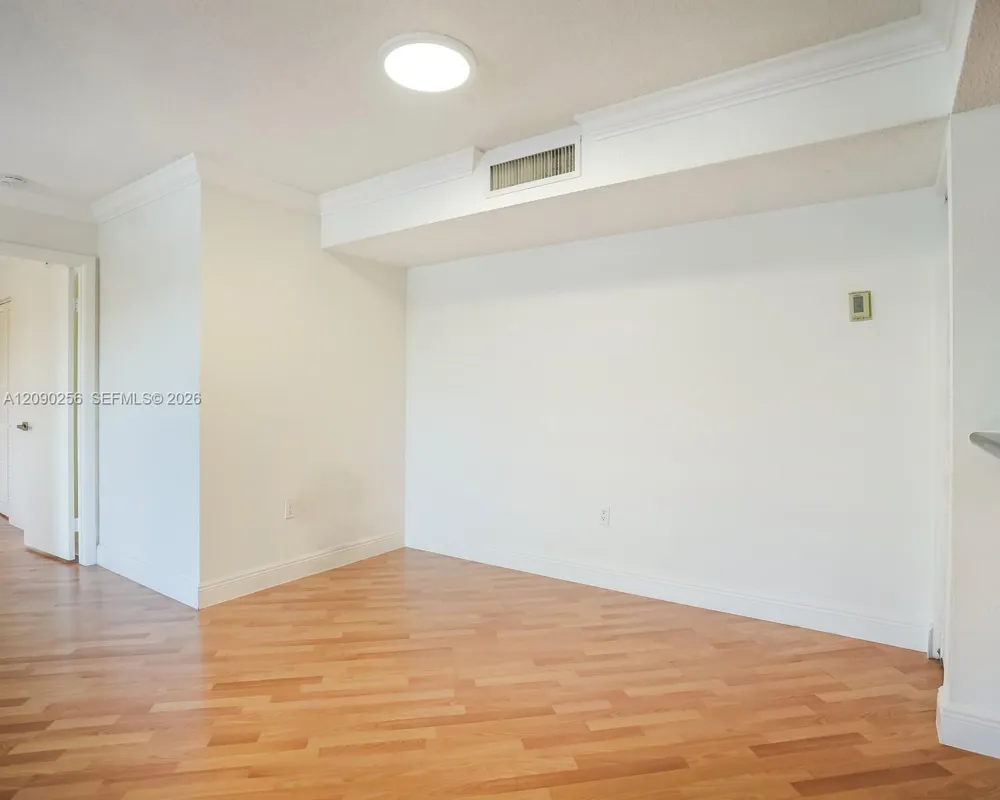 10765 SW 108th Ave #305 Miami, FL 33176