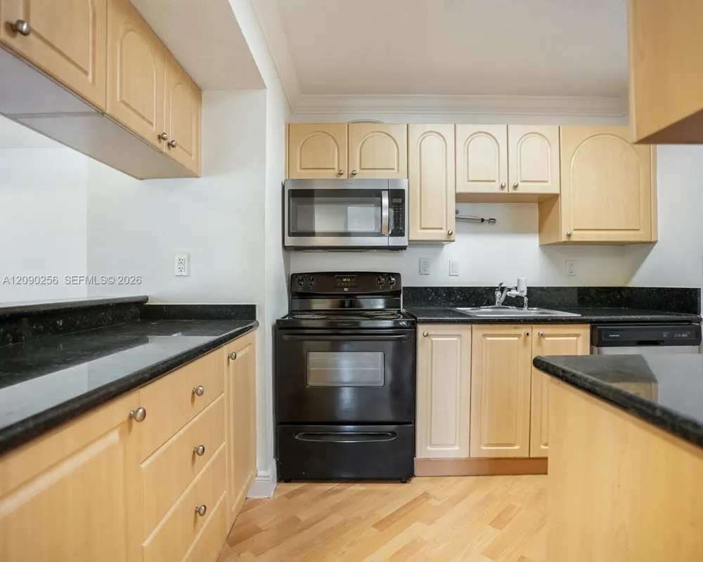 10765 SW 108th Ave #305 Miami, FL 33176