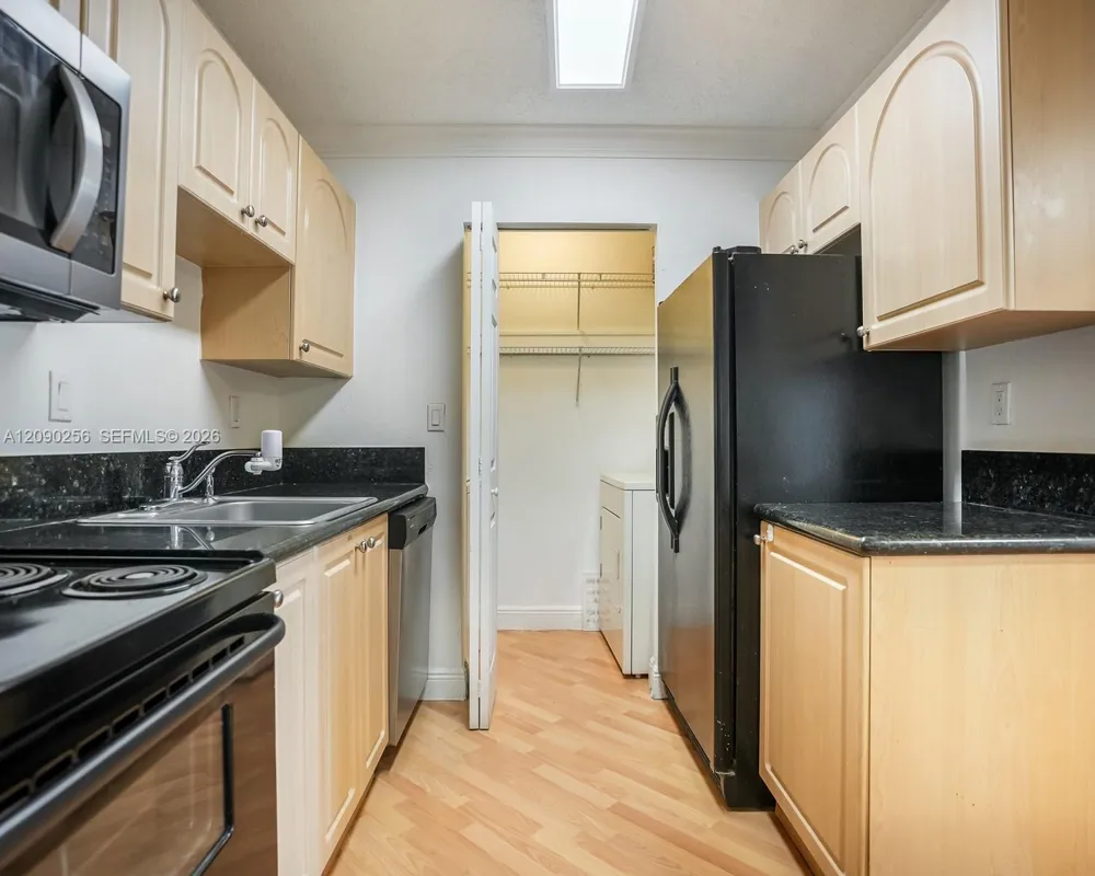 10765 SW 108th Ave #305 Miami, FL 33176
