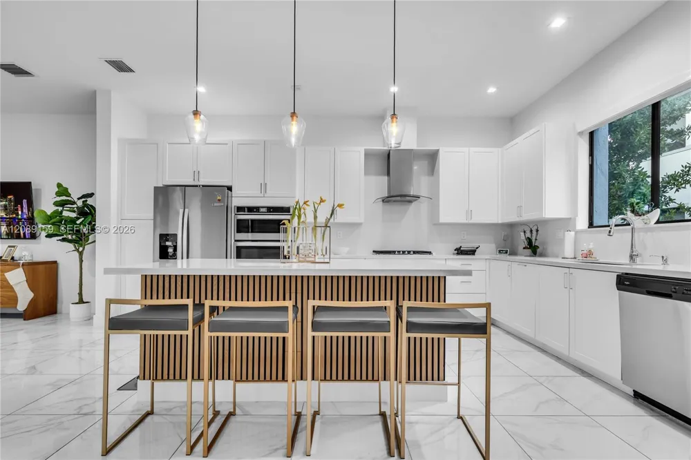 4363 NW 81st Ave Doral, FL 33166