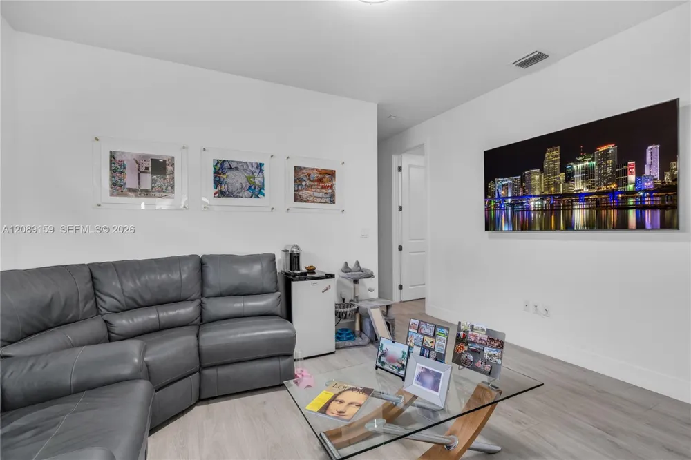 4363 NW 81st Ave Doral, FL 33166