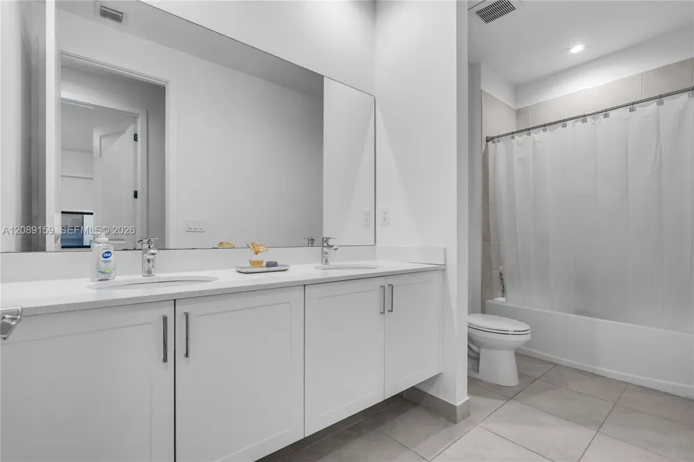 4363 NW 81st Ave Doral, FL 33166