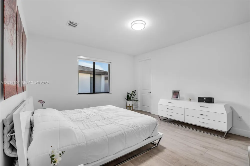 4363 NW 81st Ave Doral, FL 33166