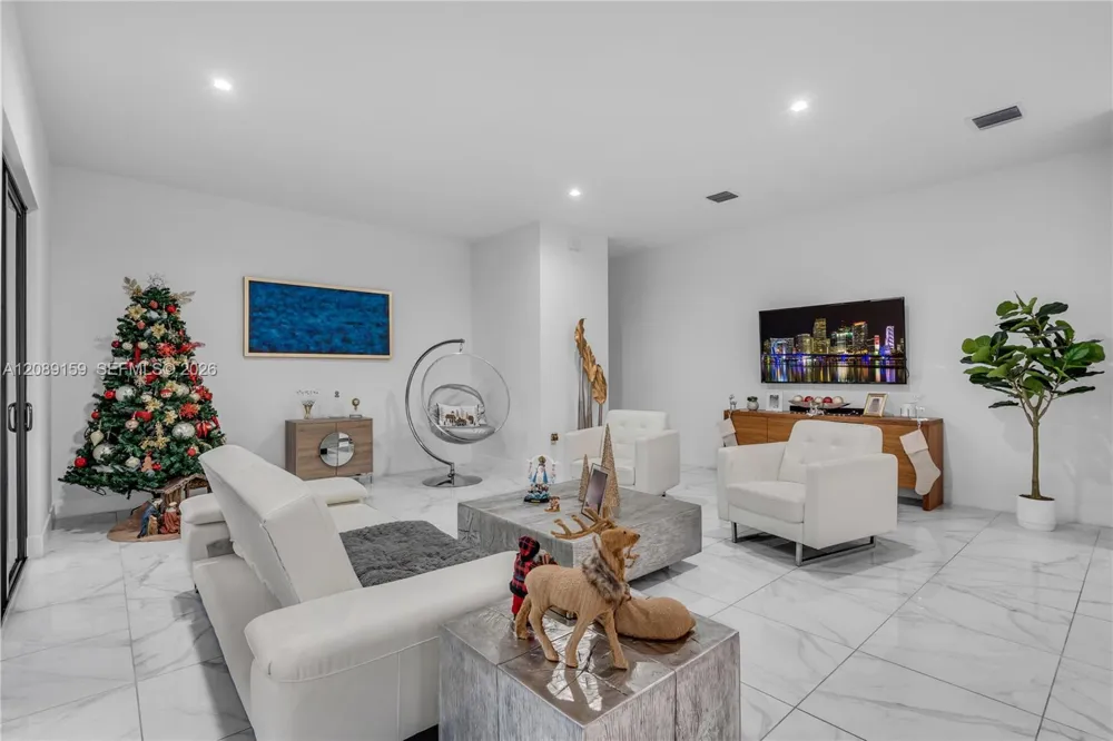 4363 NW 81st Ave Doral, FL 33166