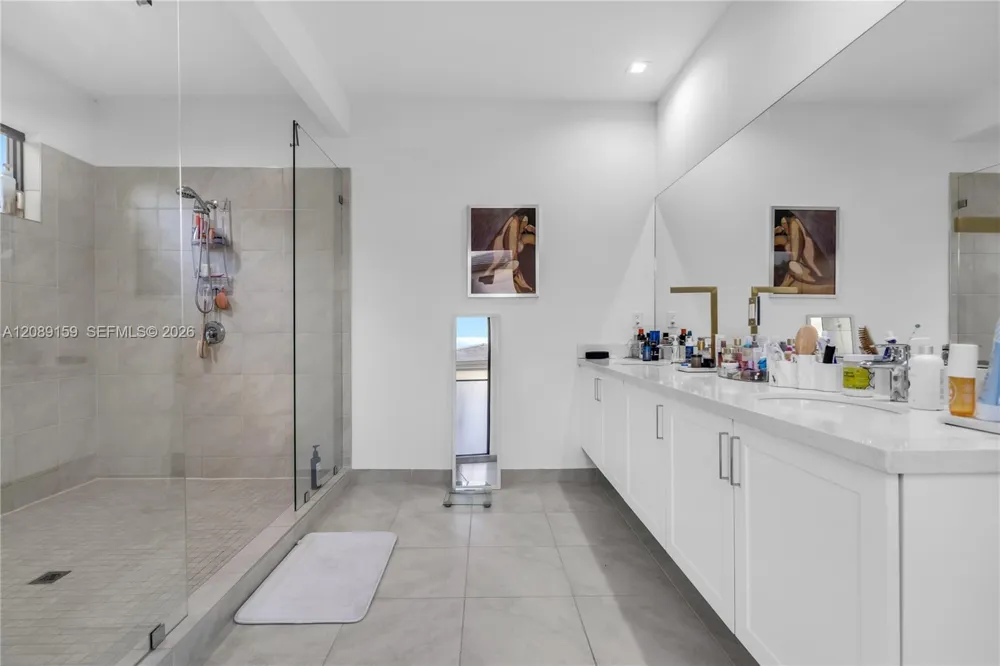 4363 NW 81st Ave Doral, FL 33166