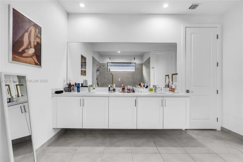 4363 NW 81st Ave Doral, FL 33166