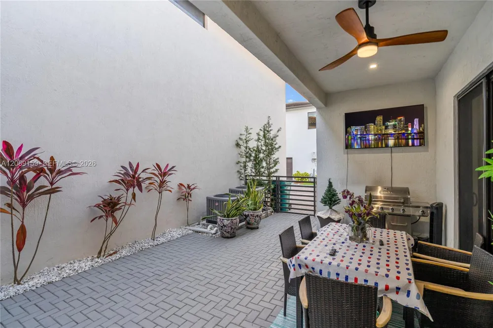 4363 NW 81st Ave Doral, FL 33166