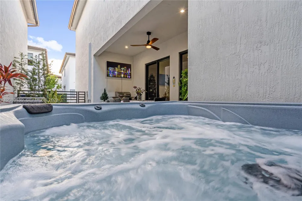 4363 NW 81st Ave Doral, FL 33166