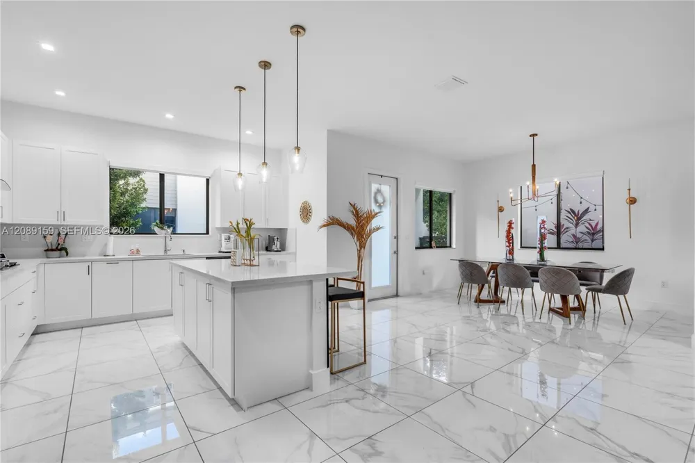 4363 NW 81st Ave Doral, FL 33166