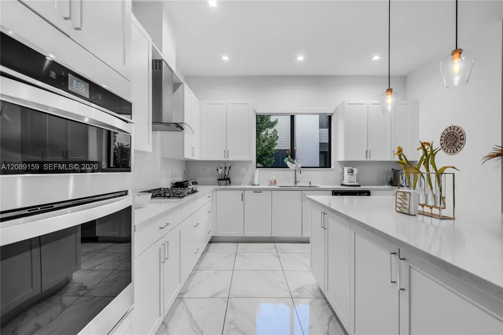 4363 NW 81st Ave Doral, FL 33166
