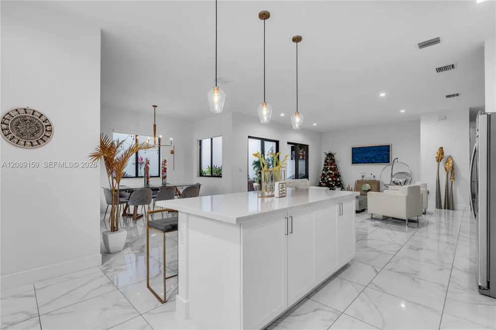 4363 NW 81st Ave Doral, FL 33166