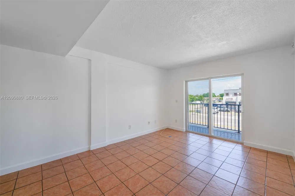 3494 E 4th Ave #1208 Hialeah, FL 33013