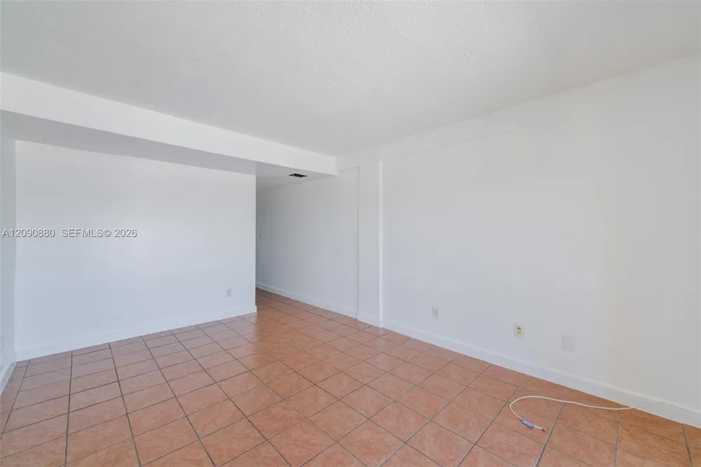 3494 E 4th Ave #1208 Hialeah, FL 33013