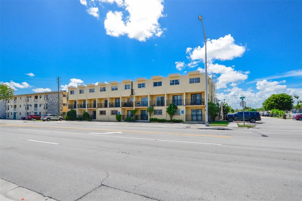 3494 E 4th Ave #1208 Hialeah, FL 33013
