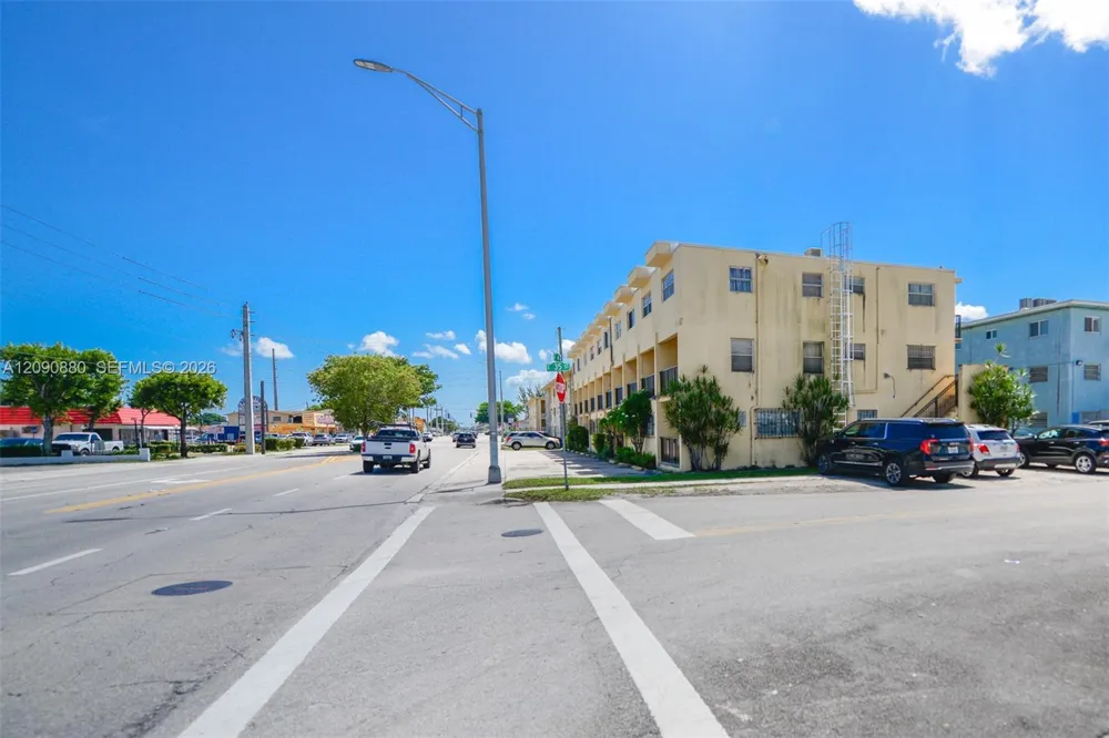 3494 E 4th Ave #1208 Hialeah, FL 33013