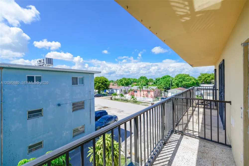 3494 E 4th Ave #1208 Hialeah, FL 33013