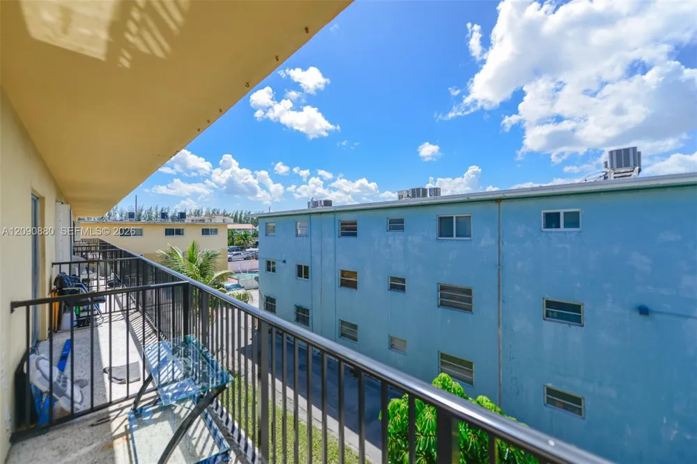 3494 E 4th Ave #1208 Hialeah, FL 33013