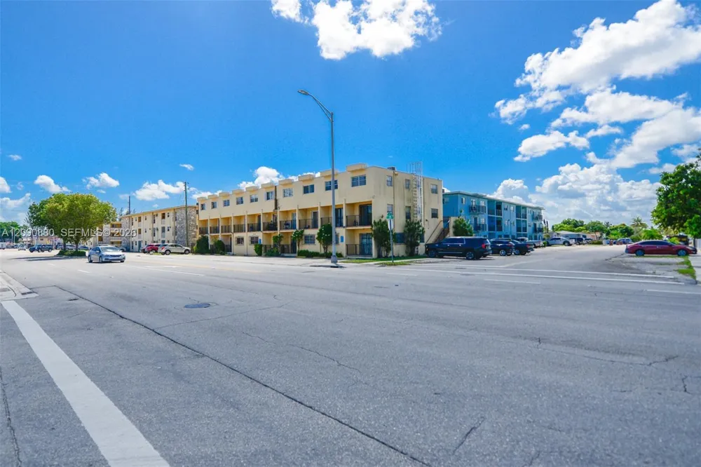 3494 E 4th Ave #1208 Hialeah, FL 33013