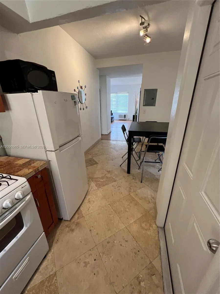 601 7th St #1 Miami Beach, FL 33139