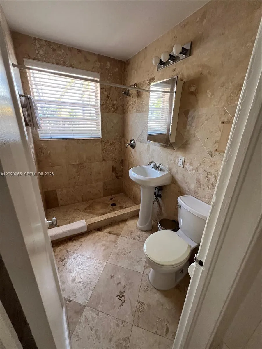 601 7th St #1 Miami Beach, FL 33139